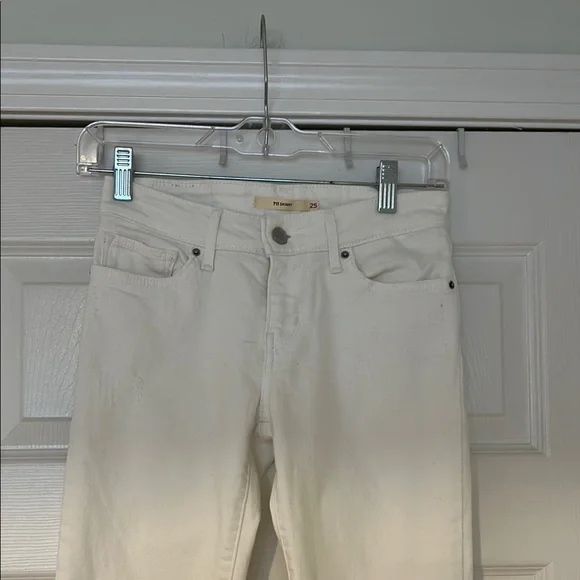 Levi’s Women's White Distressed Jeans size 25 - Picture 7 of 7